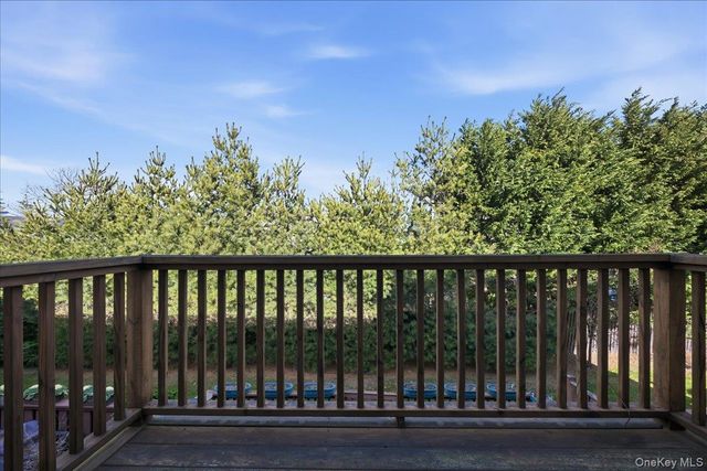 100 Daly Boulevard 2103, Oceanside, NY 11572