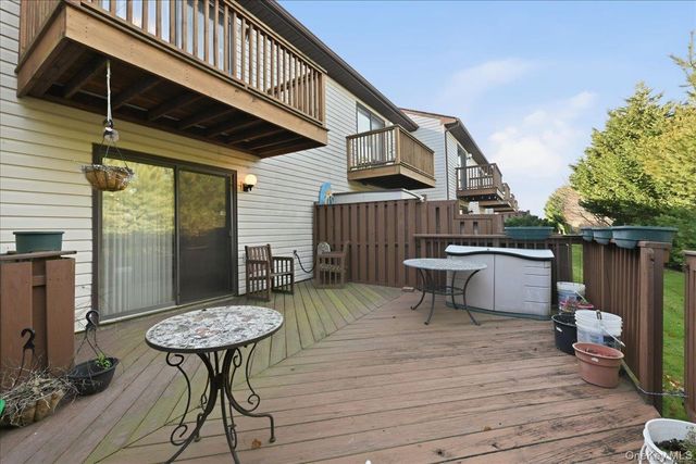 100 Daly Boulevard 2103, Oceanside, NY 11572