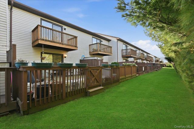 100 Daly Boulevard 2103, Oceanside, NY 11572