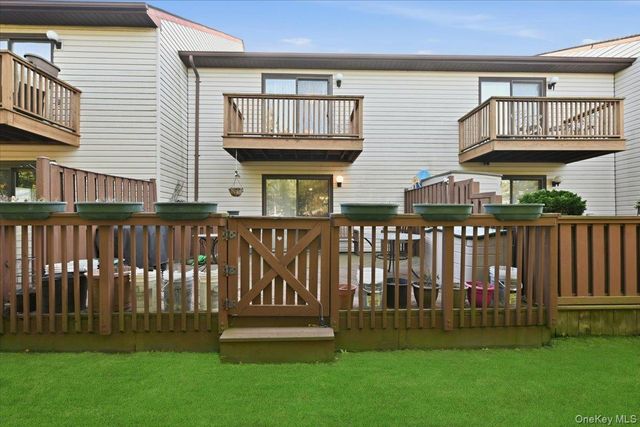 100 Daly Boulevard 2103, Oceanside, NY 11572