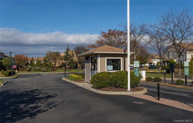 100 Daly Boulevard 2103, Oceanside, NY 11572