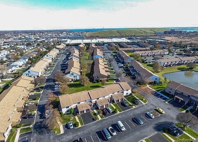 100 Daly Boulevard 2103, Oceanside, NY 11572