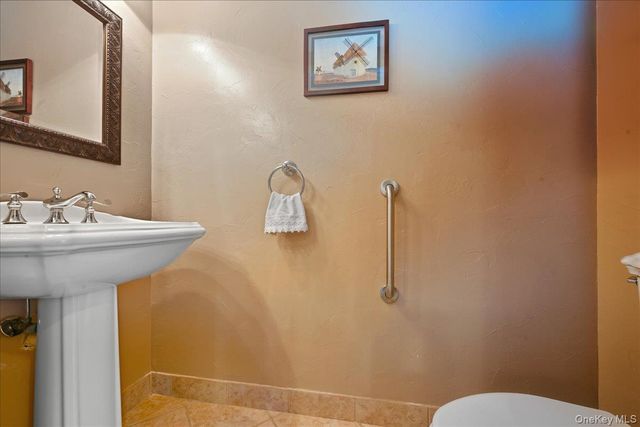 100 Daly Boulevard 2103, Oceanside, NY 11572