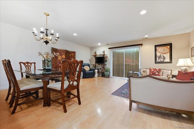 100 Daly Boulevard 2103, Oceanside, NY 11572