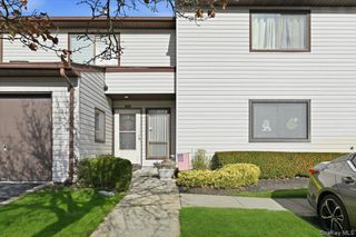 100 Daly Boulevard 2103, Oceanside, NY 11572