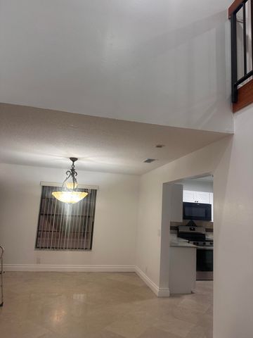 1752 Shoreside Circle, Wellington, FL 33414