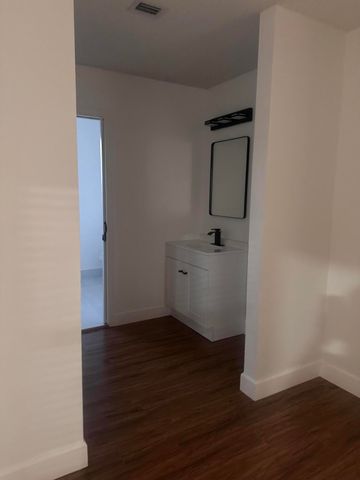 1752 Shoreside Circle, Wellington, FL 33414