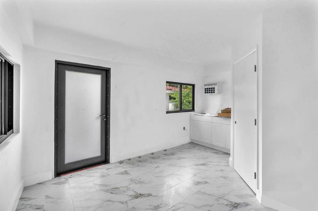 2800 Palmer Drive, Hollywood, FL 33021