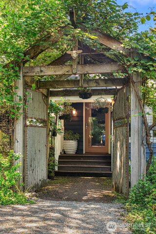 12032 Vashon Highway SW, Vashon, WA 98070