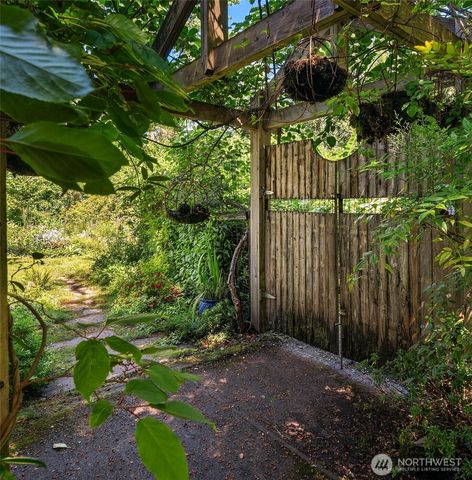 12032 Vashon Highway SW, Vashon, WA 98070
