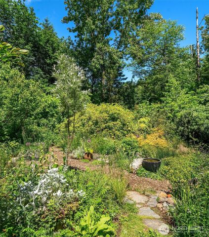 12032 Vashon Highway SW, Vashon, WA 98070