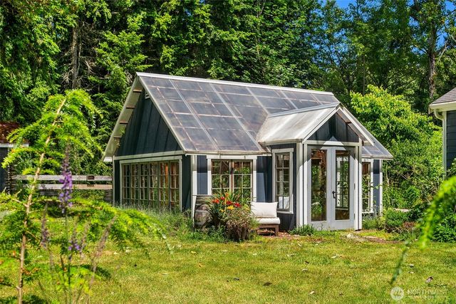 12032 Vashon Highway SW, Vashon, WA 98070