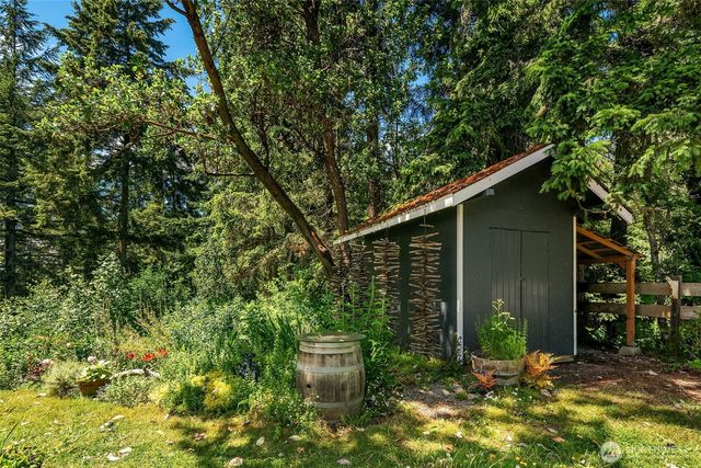 12032 Vashon Highway SW, Vashon, WA 98070