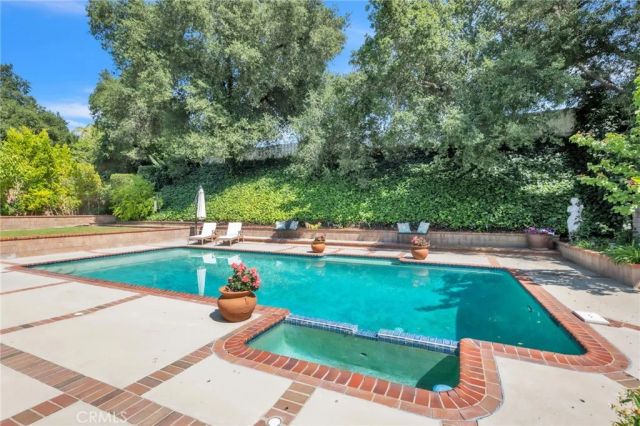 22664 Jameson, Calabasas, CA 91302