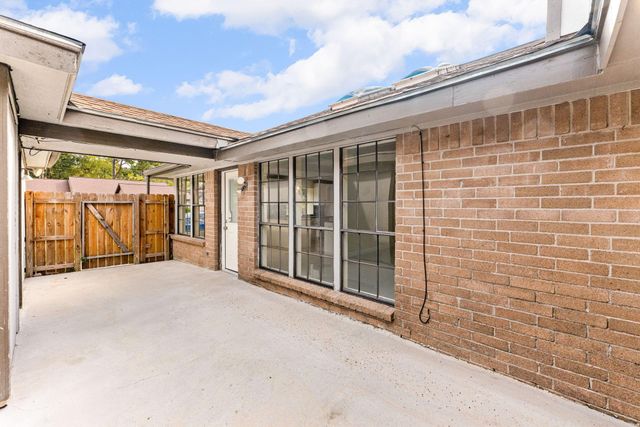 15602 Four Season Drive, Houston, TX 77084