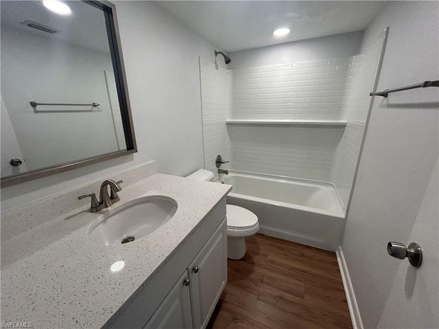 4712 SE 5th PL 201, Cape Coral, FL 33904