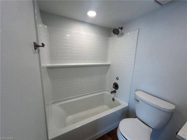 4712 SE 5th PL 201, Cape Coral, FL 33904