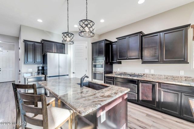 13421 N Flaxleaf Place, Tucson, AZ 85755