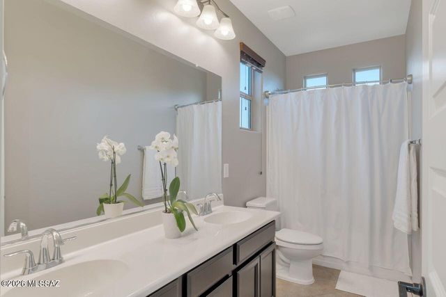 13421 N Flaxleaf Place, Tucson, AZ 85755