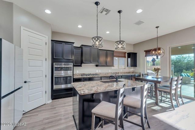 13421 N Flaxleaf Place, Tucson, AZ 85755