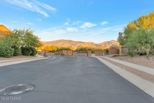 13421 N Flaxleaf Place, Tucson, AZ 85755