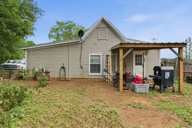 302 Tower Road, Rio Vista, TX 76093