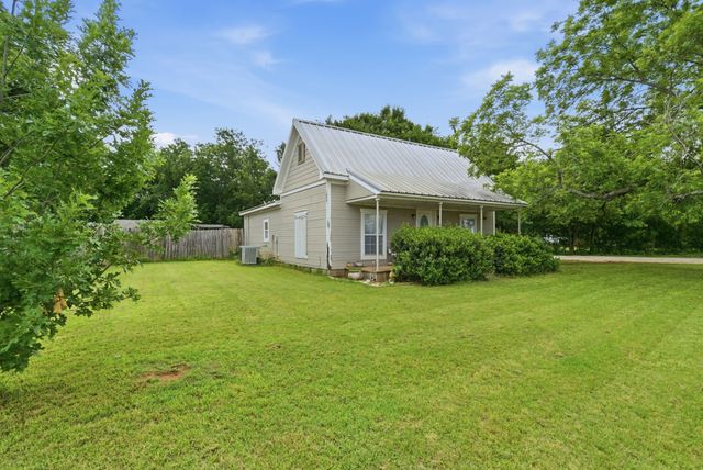 302 Tower Road, Rio Vista, TX 76093