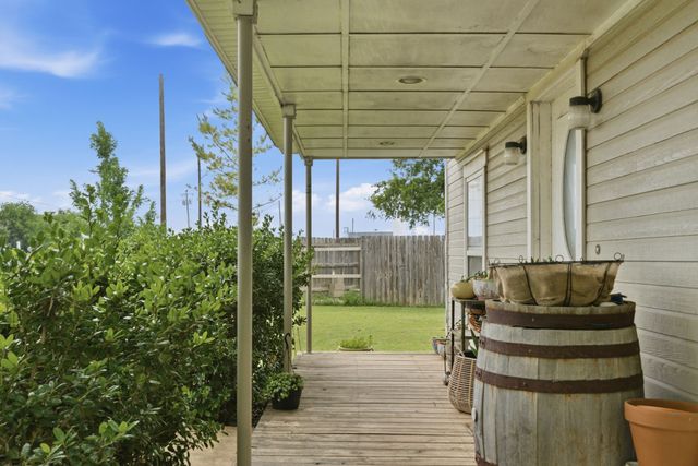 302 Tower Road, Rio Vista, TX 76093