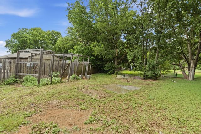 302 Tower Road, Rio Vista, TX 76093