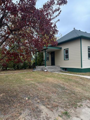 302 Cedar Avenue NW, Cass Lake, MN 56633