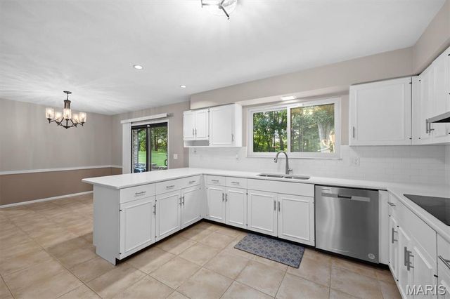28 Shallowbrook Drive, O'fallon, IL 62269