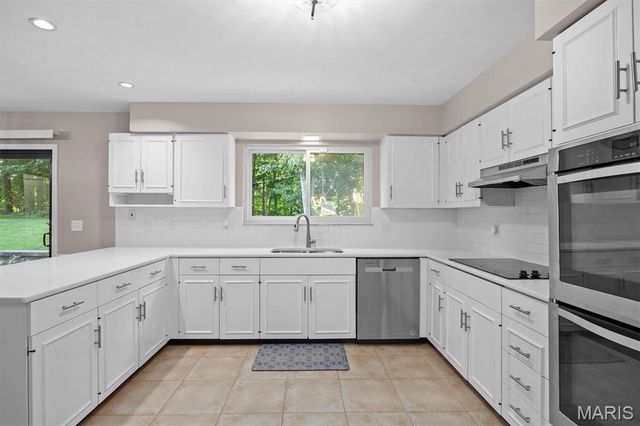 28 Shallowbrook Drive, O'fallon, IL 62269
