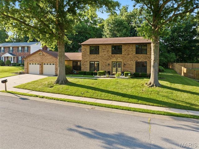 28 Shallowbrook Drive, O'fallon, IL 62269