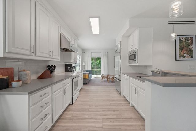 11355 POND VIEW Drive D104, Wellington, FL 33414