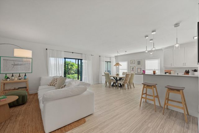 11355 POND VIEW Drive D104, Wellington, FL 33414