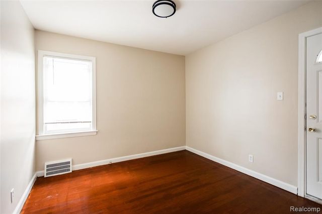 15605 Veronica Avenue, Eastpointe, MI 48021