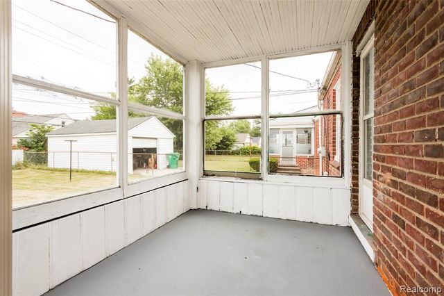 15605 Veronica Avenue, Eastpointe, MI 48021