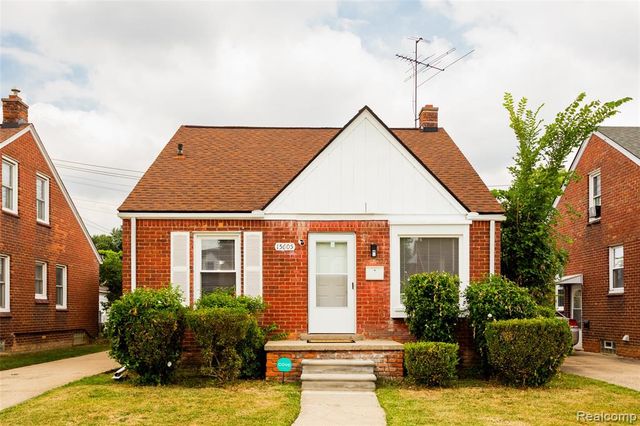15605 Veronica Avenue, Eastpointe, MI 48021