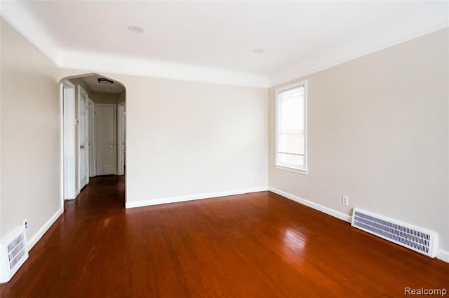 15605 Veronica Avenue, Eastpointe, MI 48021