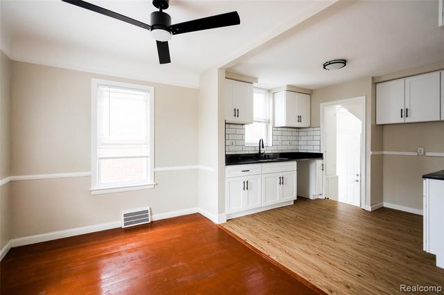15605 Veronica Avenue, Eastpointe, MI 48021