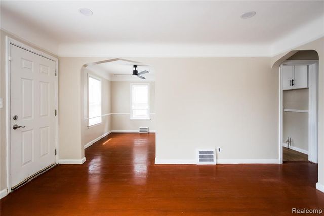 15605 Veronica Avenue, Eastpointe, MI 48021
