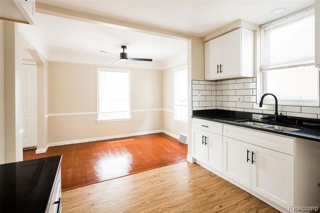 15605 Veronica Avenue, Eastpointe, MI 48021