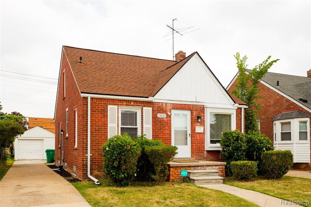 15605 Veronica Avenue, Eastpointe, MI 48021