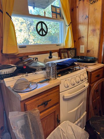 35 Hammond Shore Road, Franklin, VT 05457