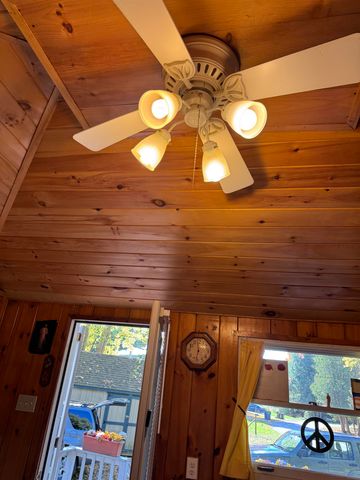 35 Hammond Shore Road, Franklin, VT 05457