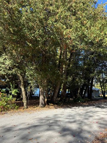 35 Hammond Shore Road, Franklin, VT 05457