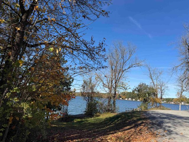 35 Hammond Shore Road, Franklin, VT 05457