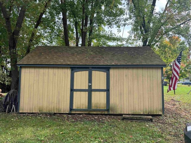 35 Hammond Shore Road, Franklin, VT 05457