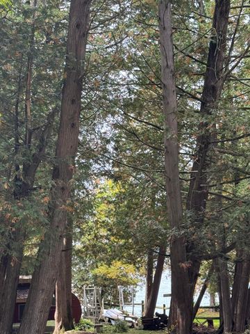 35 Hammond Shore Road, Franklin, VT 05457