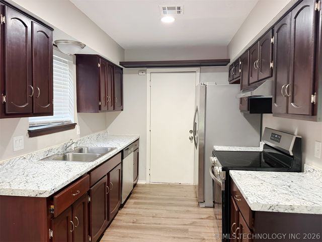 9135 S 91st East Avenue, Tulsa, OK 74133